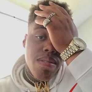 Meet your Posher, Carlito